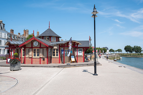 Le Hourdel Main Station