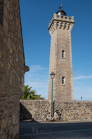 Not phare away